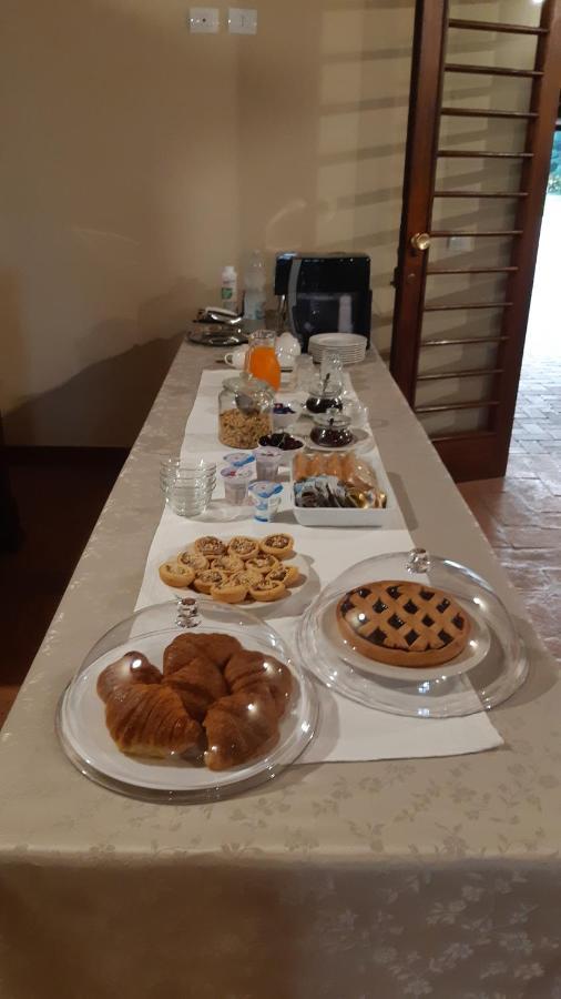 La Locanda Nel Frutteto Rovereto sulla Secchia Exteriör bild